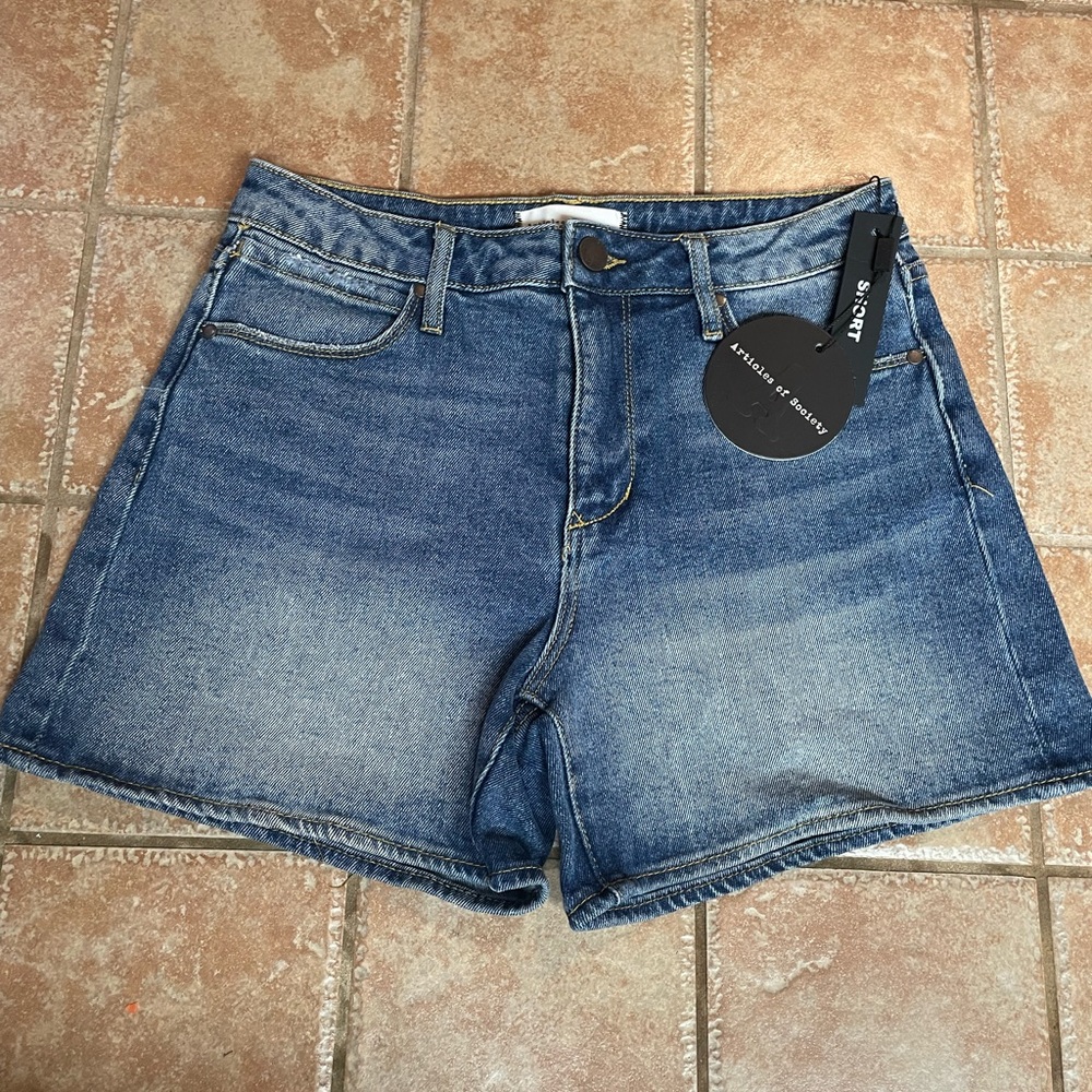 NWT - ARTICLES OF SOCIETY High Rise Jean Shorts - Size 25